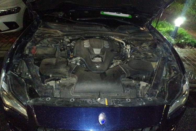 Used Maserati President 2013 3.0T Standard Model Engine Bay