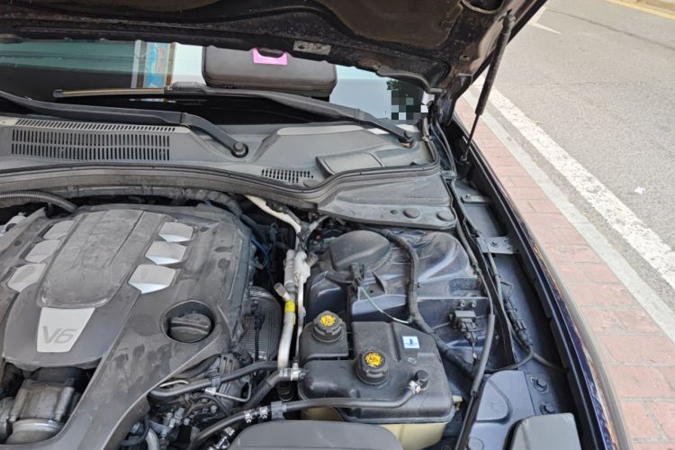 Used Maserati President 2013 3.0T Standard Model Engine Bay Left