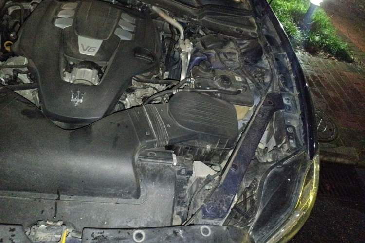 Used Maserati President 2013 3.0T Standard Model Engine Bay Left
