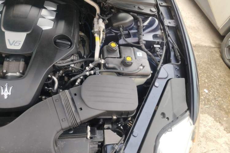 Used Maserati President 2013 3.0T Standard Model Engine Bay Left