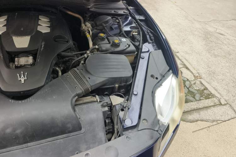 Used Maserati President 2013 3.0T Standard Model Engine Bay Left