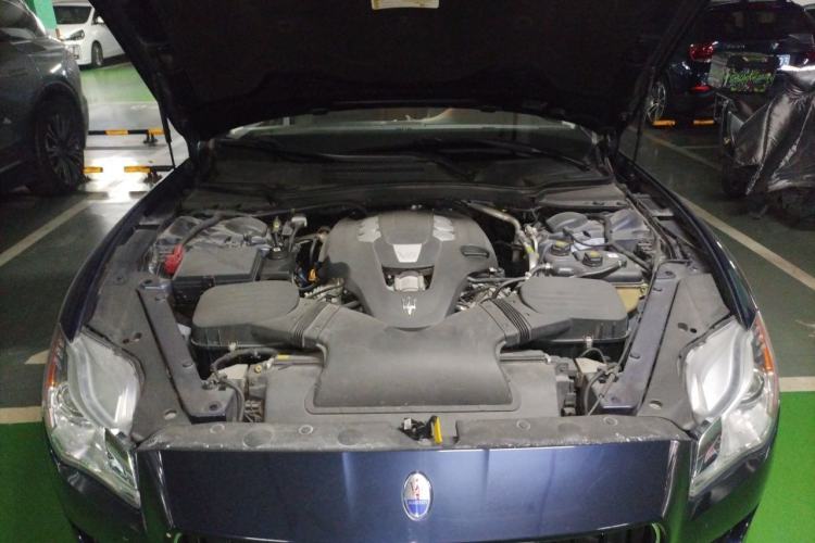 Used Maserati President 2013 3.0T Standard Model Engine Bay