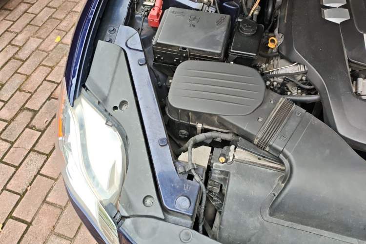Used Maserati President 2013 3.0T Standard Model Engine Bay Right