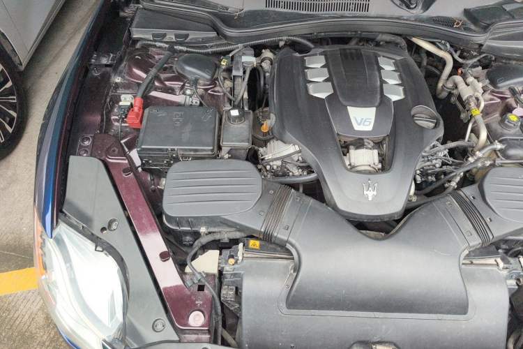 Used Maserati President 2013 3.0T Standard Model Engine Bay Right