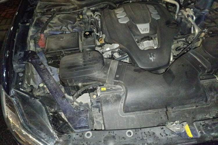 Used Maserati President 2013 3.0T Standard Model Engine Bay Right