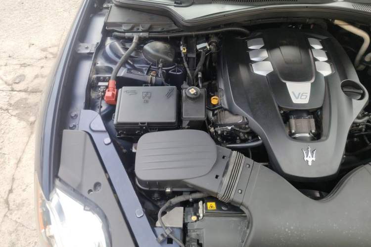 Used Maserati President 2013 3.0T Standard Model Engine Bay Right