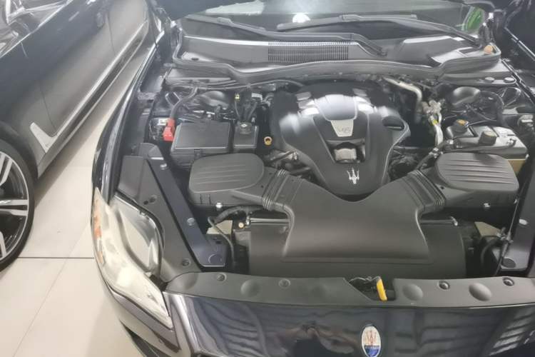 Used Maserati President 2013 3.0T Standard Model Engine Bay Right