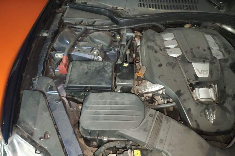 Used Maserati President 2013 3.0T Standard Model Engine Bay Right