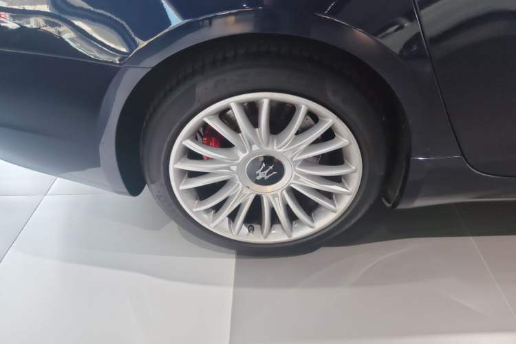 Used Maserati President 2013 3.0T Standard Model Exterior 8