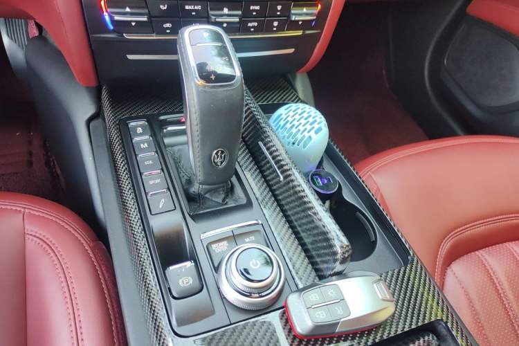 Used Maserati President 2013 3.0T Standard Model Gear Lever