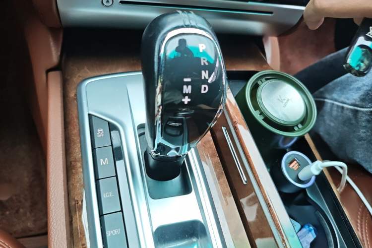Used Maserati President 2013 3.0T Standard Model Gear Lever