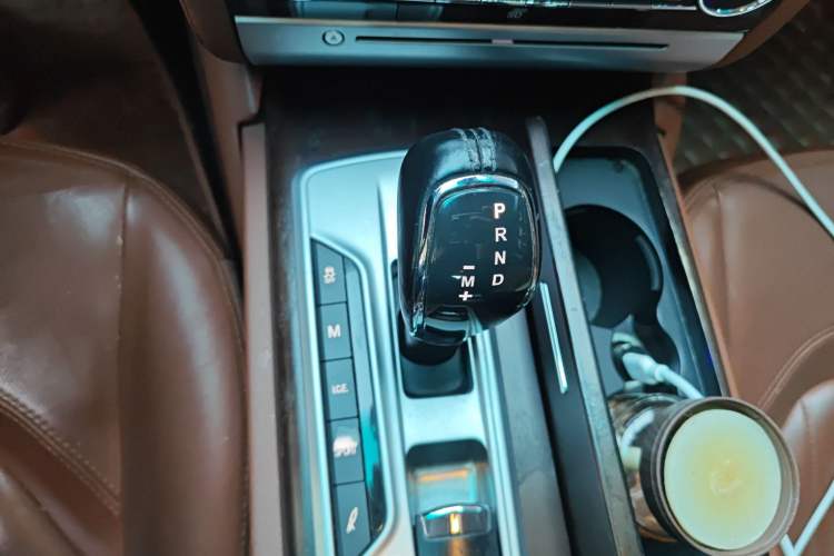 Used Maserati President 2013 3.0T Standard Model Gear Lever