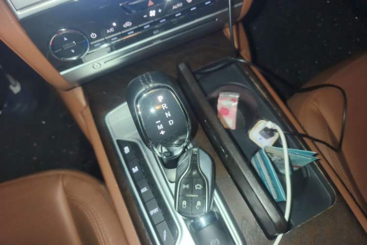 Used Maserati President 2013 3.0T Standard Model Gear Lever