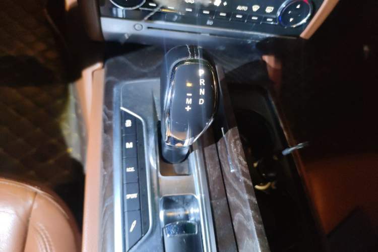 Used Maserati President 2013 3.0T Standard Model Gear Lever