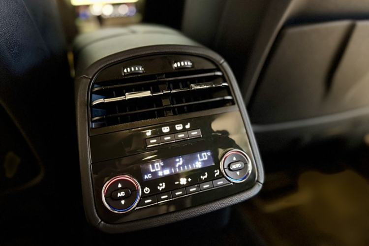 Used Maserati President 2013 3.0T Standard Model Interior 2