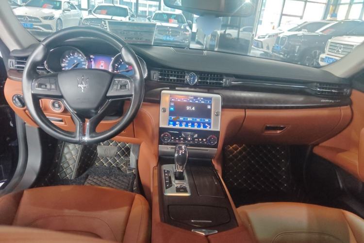 Used Maserati President 2013 3.0T Standard Model Interior 2