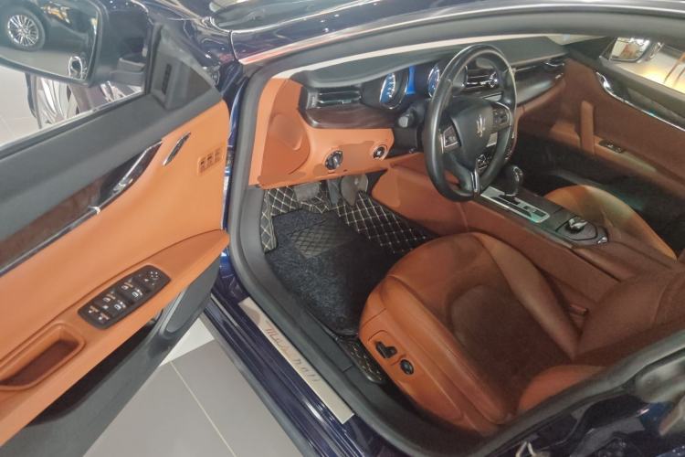 Used Maserati President 2013 3.0T Standard Model Interior 3