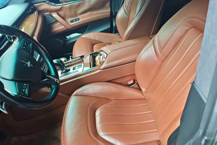Used Maserati President 2013 3.0T Standard Model Left Front Seat