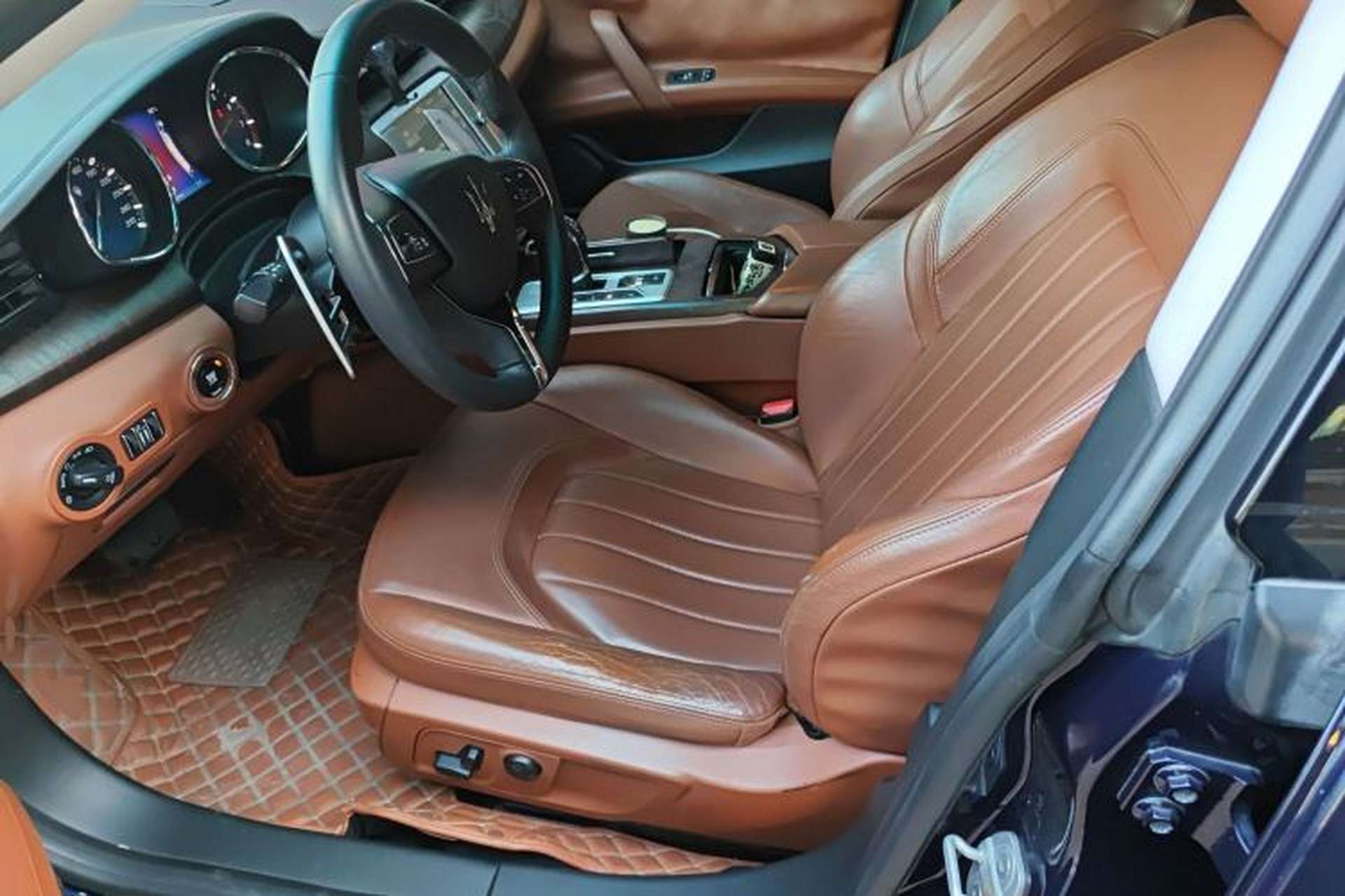 Used Maserati President 2013 3.0T Standard Model Left Front Seat
