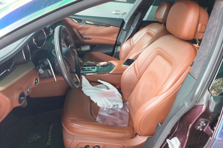 Used Maserati President 2013 3.0T Standard Model Left Front Seat