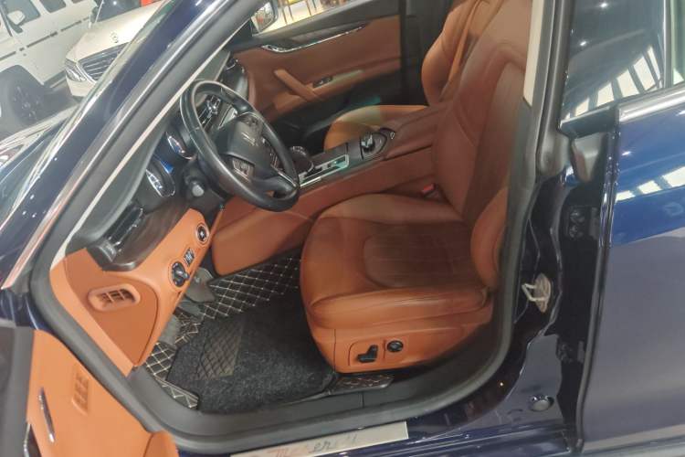 Used Maserati President 2013 3.0T Standard Model Left Front Seat