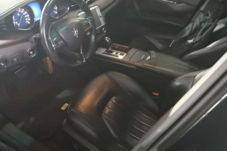 Used Maserati President 2013 3.0T Standard Model Left Front Seat