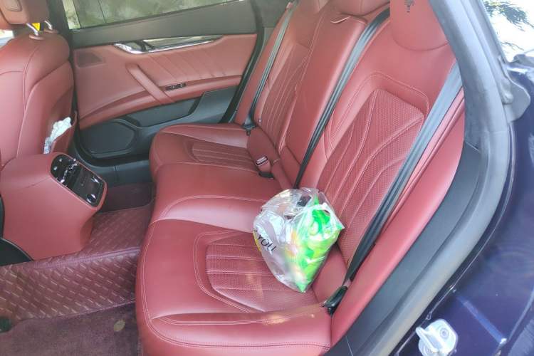 Used Maserati President 2013 3.0T Standard Model Left Rear Seat