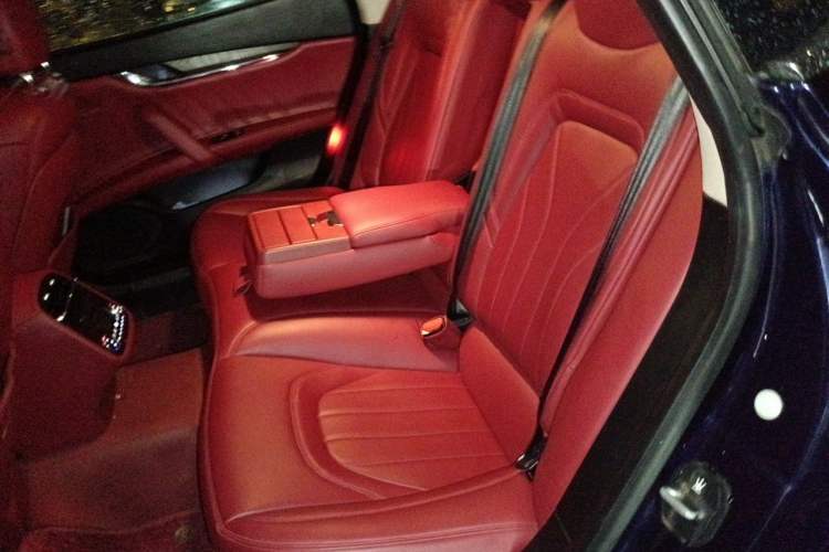 Used Maserati President 2013 3.0T Standard Model Left Rear Seat