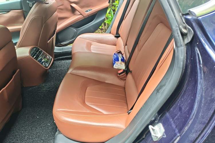 Used Maserati President 2013 3.0T Standard Model Left Rear Seat