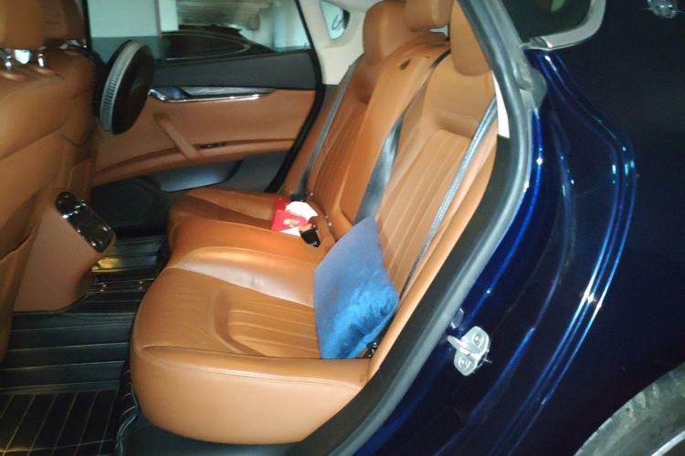 Used Maserati President 2013 3.0T Standard Model Left Rear Seat