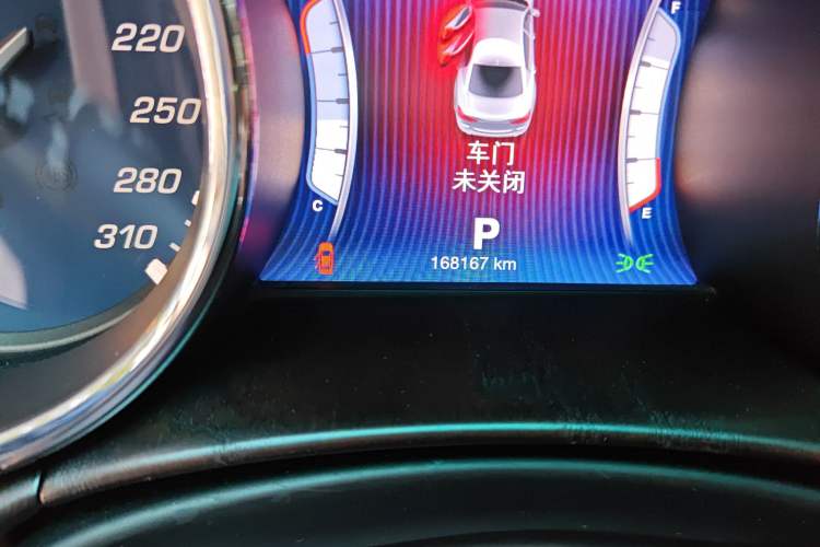 Used Maserati President 2013 3.0T Standard Model Odometer Close Up