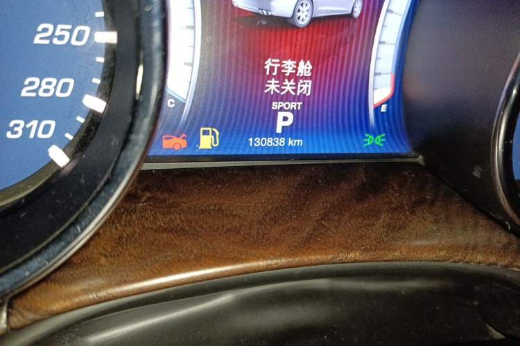 Used Maserati President 2013 3.0T Standard Model Odometer Close Up
