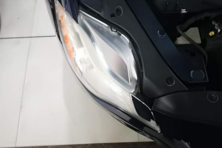 Used Maserati President 2013 3.0T Standard Model Right Front Headlight