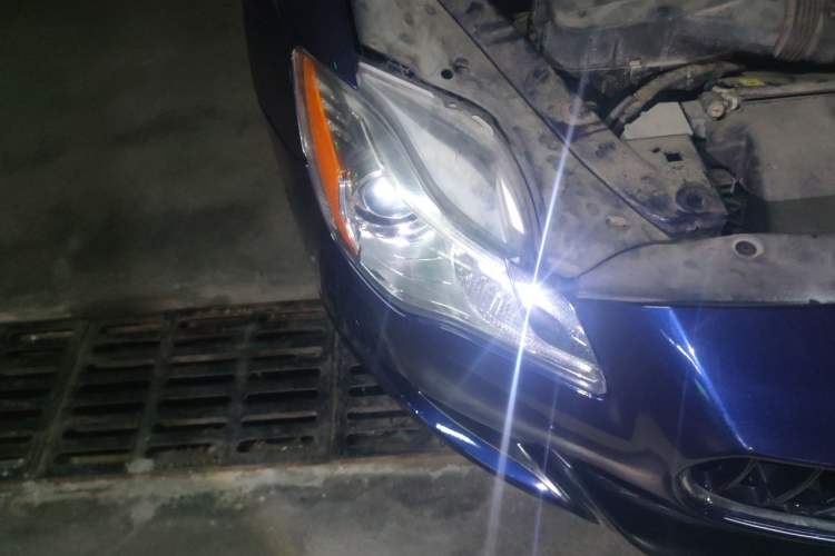 Used Maserati President 2013 3.0T Standard Model Right Front Headlight
