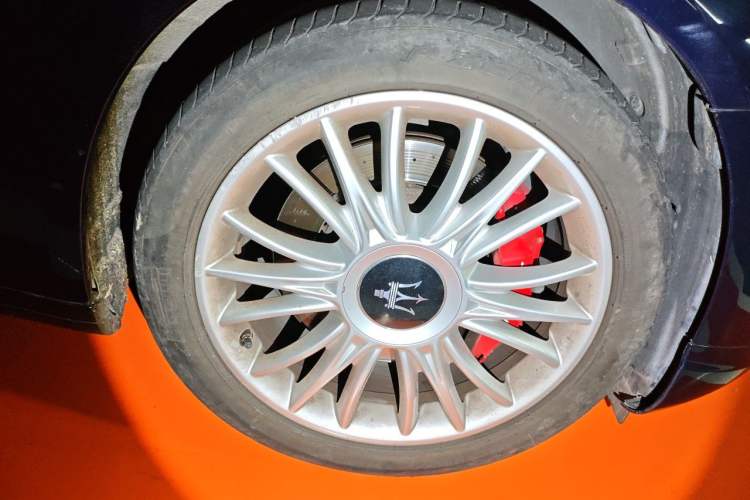 Used Maserati President 2013 3.0T Standard Model Right Front Wheel Hub