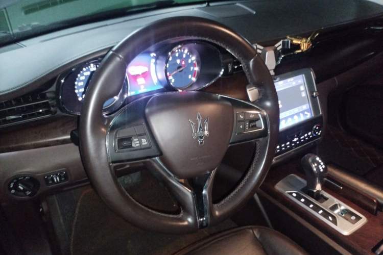 Used Maserati President 2013 3.0T Standard Model Steering Wheel