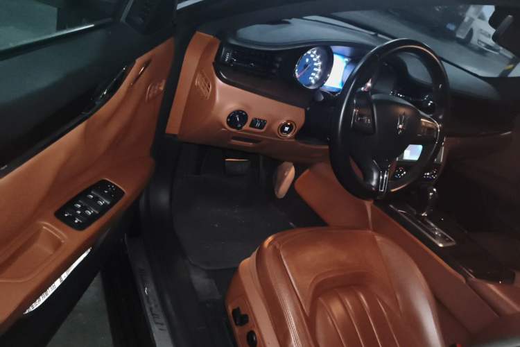 Used Maserati President 2013 3.0T Standard Model Driver Seat