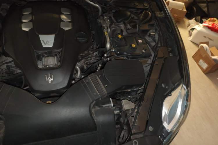 Used Maserati President 2013 3.0T Standard Model Engine Bay Left