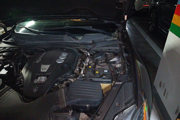 Used Maserati President 2013 3.0T Standard Model Engine Bay Left
