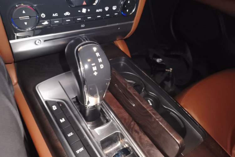 Used Maserati President 2013 3.0T Standard Model Gear Lever