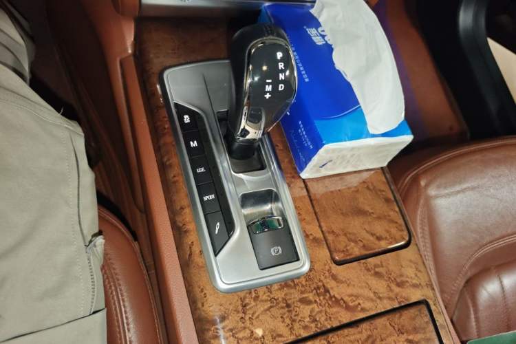 Used Maserati President 2013 3.0T Standard Model Gear Lever