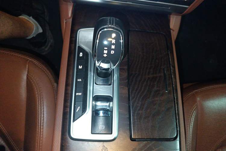 Used Maserati President 2013 3.0T Standard Model Gear Lever