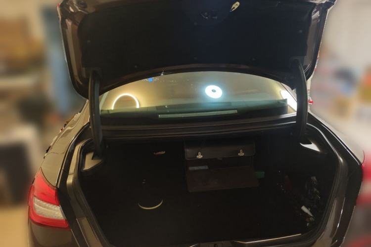 Used Maserati President 2013 3.0T Standard Model Trunk