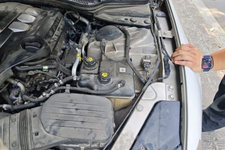 Used Maserati President 2013 3.0T Standard Model Engine Bay Left