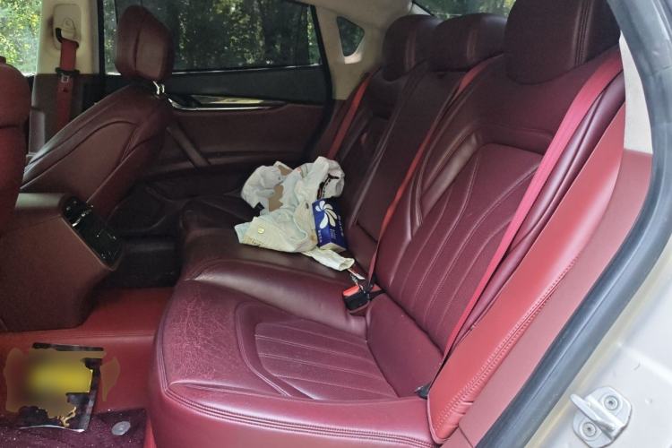Used Maserati President 2013 3.0T Standard Model Left Rear Seat