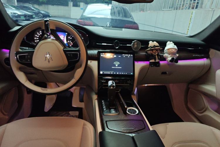 Used Maserati President 2013 3.0T Standard Model Center Console