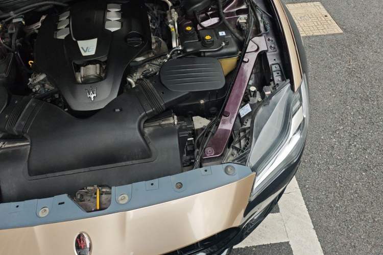 Used Maserati President 2013 3.0T Standard Model Engine Bay Left