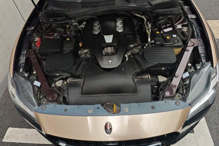 Used Maserati President 2013 3.0T Standard Model Engine Bay