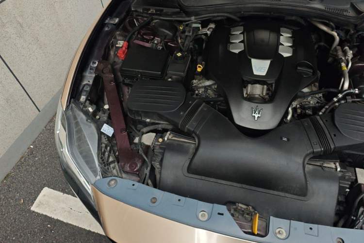 Used Maserati President 2013 3.0T Standard Model Engine Bay Right