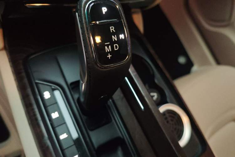 Used Maserati President 2013 3.0T Standard Model Gear Lever